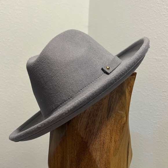 - New Peter Grimm hat - Picture 5 of 9